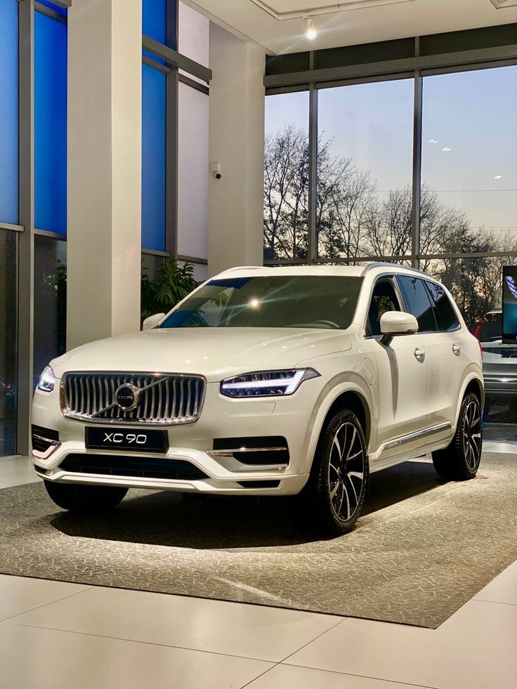 suvs with white interior